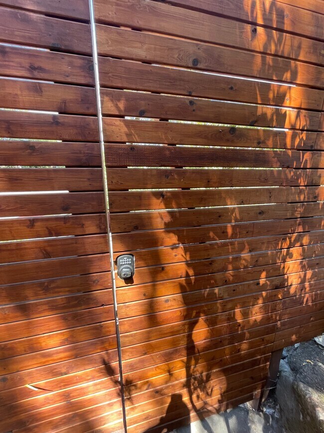 Building Photo - 252 Scenic Ave