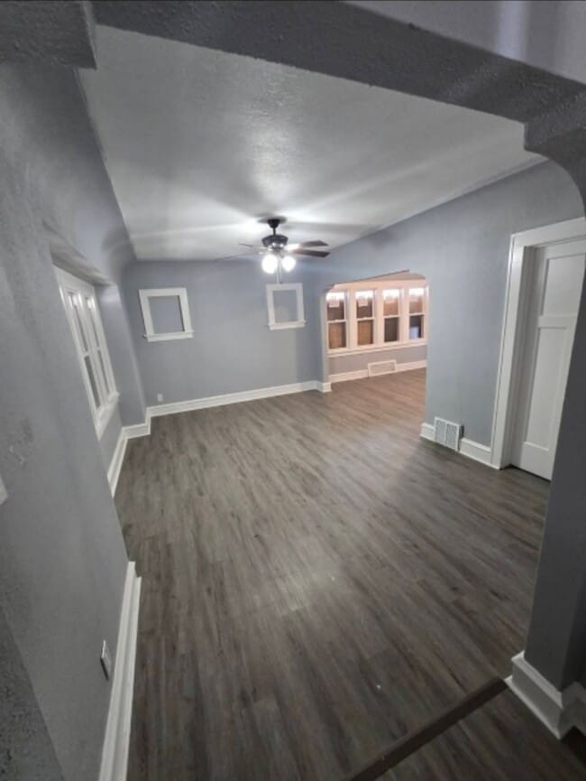 Building Photo - 2405 N 34th St