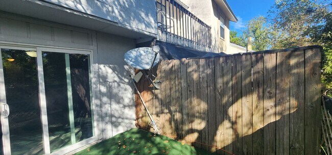 Building Photo - First two weeks for approved applicant.