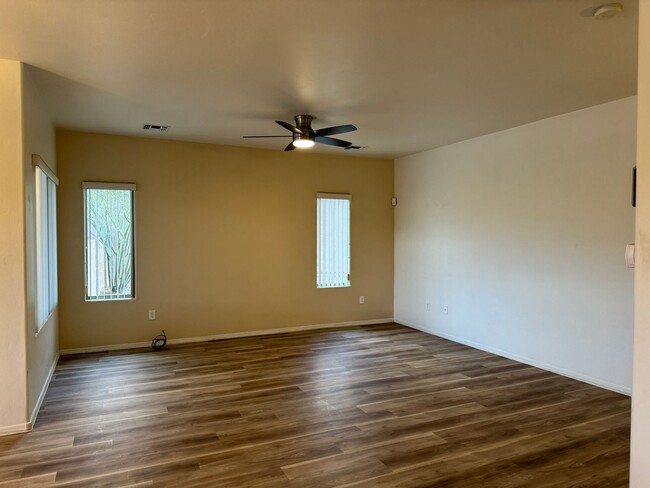 Building Photo - Nice SouthWest Tucson 3Bdm 2Ba, Close Casi...