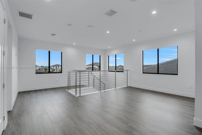 Building Photo - 4309 SW 176th Ave