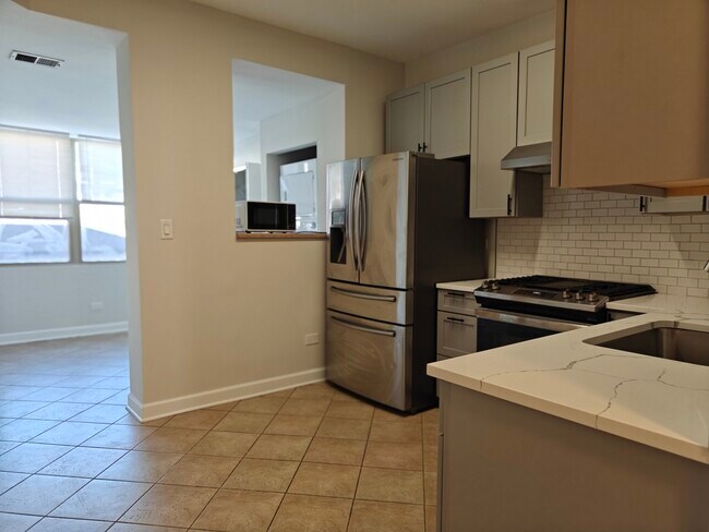 Building Photo - 4941 N Drake Ave