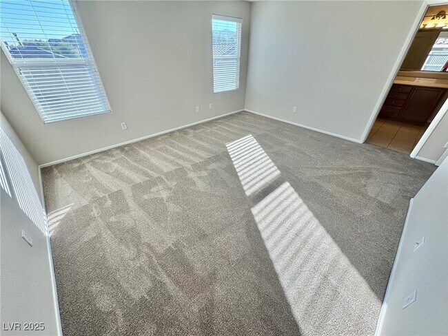 Building Photo - 9413 Sweetwood Ave