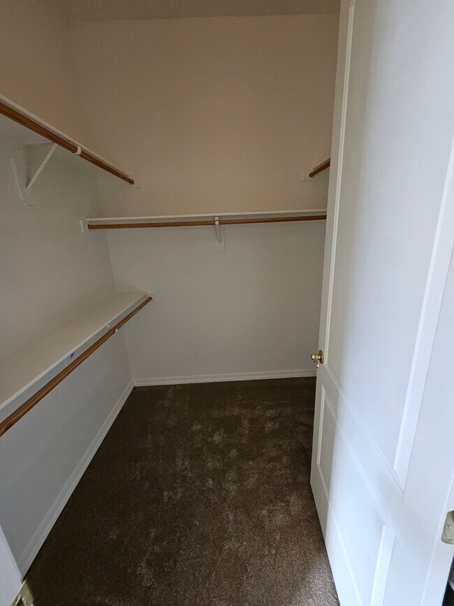 Building Photo - 55+ Community Short Term Rental Fox Creek