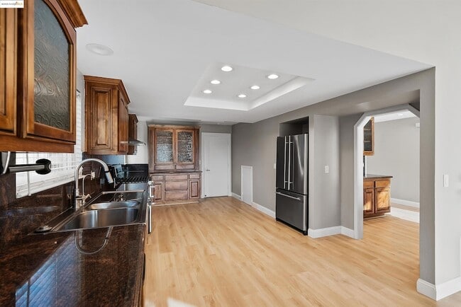 Building Photo - 4730 Spinnaker Way