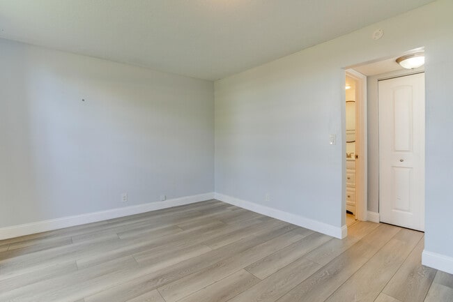 Building Photo - 2651 S Course Dr
