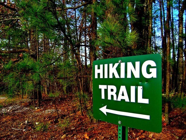 Building Photo - Lakefront Living at Fairfield Plantation