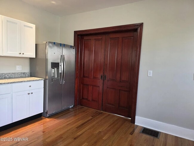 Building Photo - 77 E Houston Ave