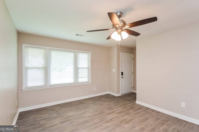 Building Photo - 1534 Flicker Rd