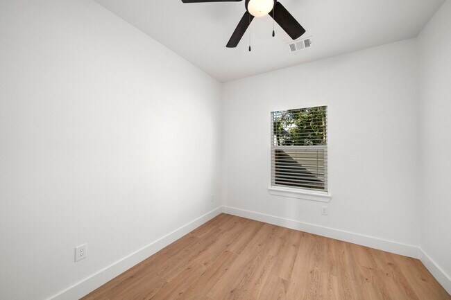 Building Photo - 7205 Tippett St