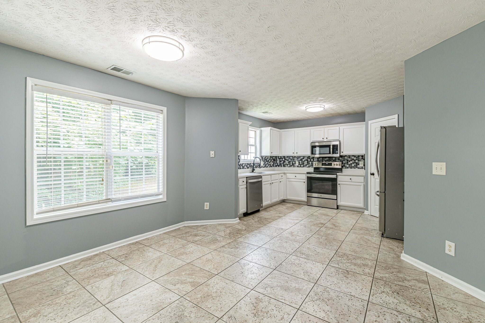 Building Photo - 4332 Abram Dr