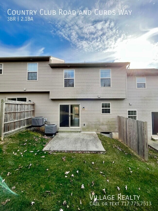 Building Photo - 705 Country Club Rd