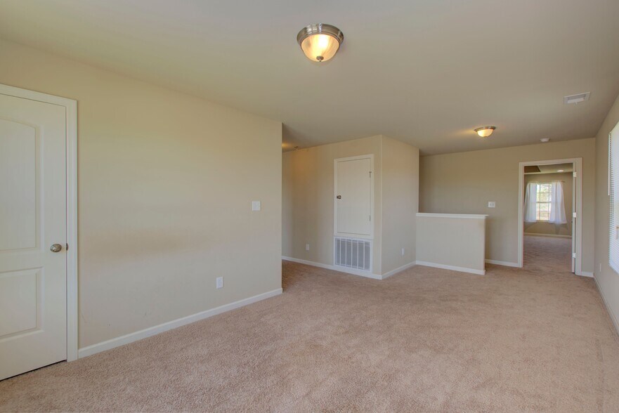 Building Photo - 28041 Kawana Ct