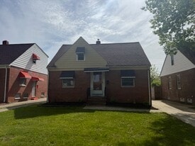 Building Photo - 5533 Beechwood Ave