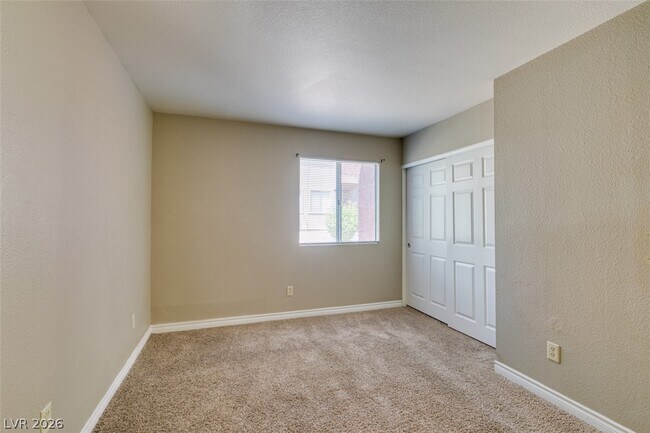 Building Photo - 4450 Sandy River Dr