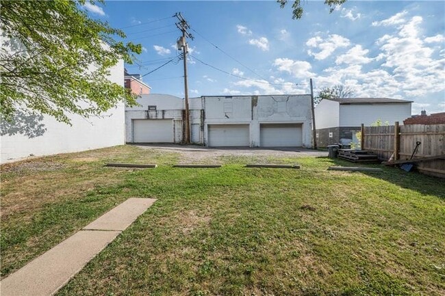 Building Photo - 360 Duncan Ave