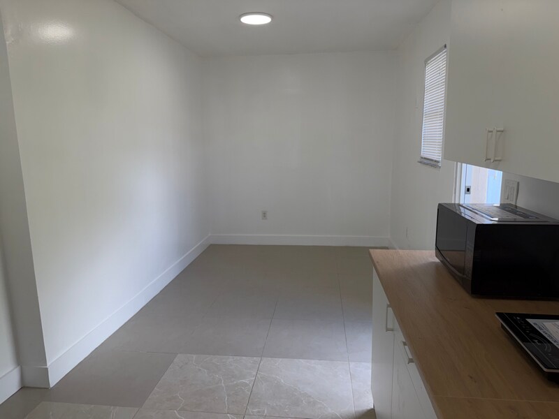 Building Photo - 8111 SW 129th Ave