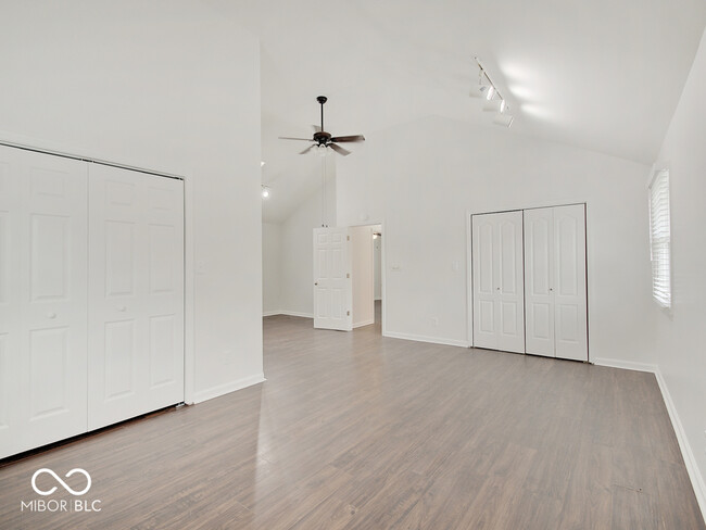 Building Photo - 1035 Helen Dr