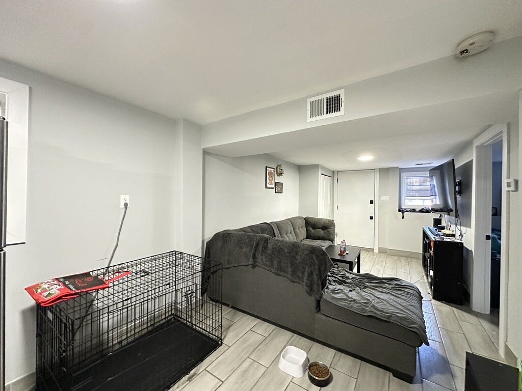 Building Photo - 1731 N Mozart St