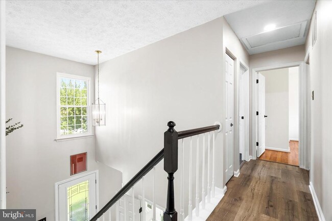Building Photo - 5021 Mallard Ln