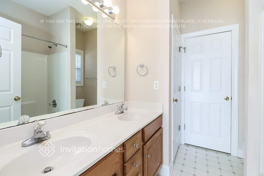 Building Photo - 1201 Chandlers Field Dr