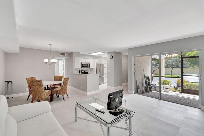 Building Photo - 14895 Builtmore Way