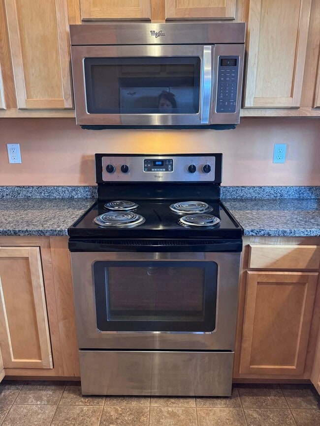 Building Photo - Central AVL Condo - Huge Deck, Views and Community Pool