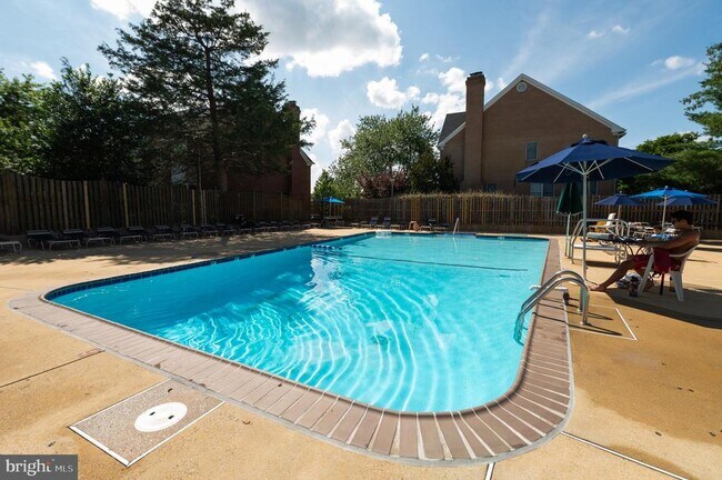Building Photo - 208 Park Terrace Ct SE