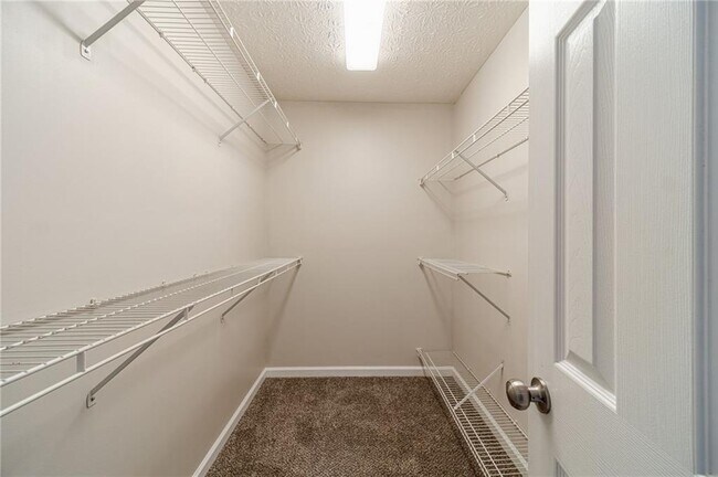 Building Photo - 231 Windermere Dr