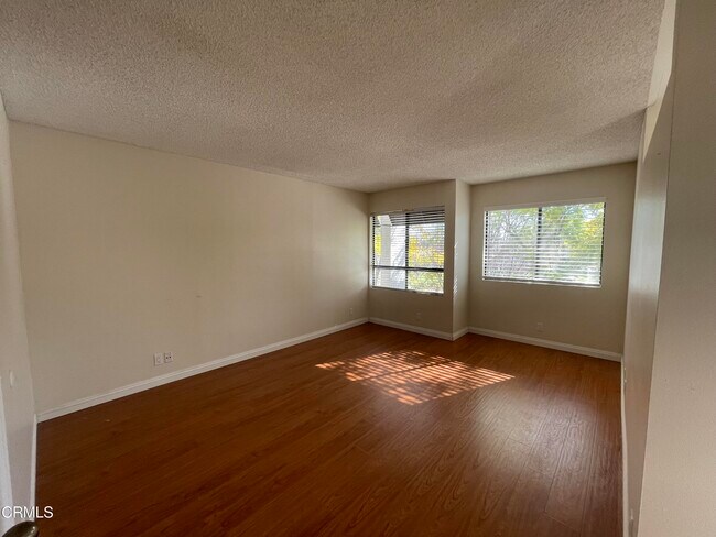 Building Photo - 1213 Cordova St