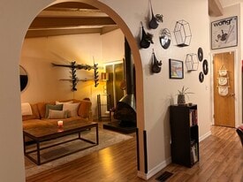 Building Photo - 1332 Millcreek Dr