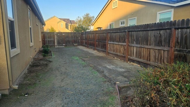 Building Photo - 3351 Cordova Ave