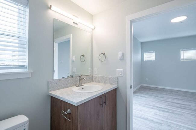 Building Photo - 13001 S Crompton Lane