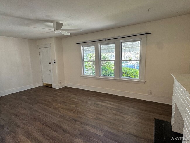 Building Photo - 141 Hawthorne Ave