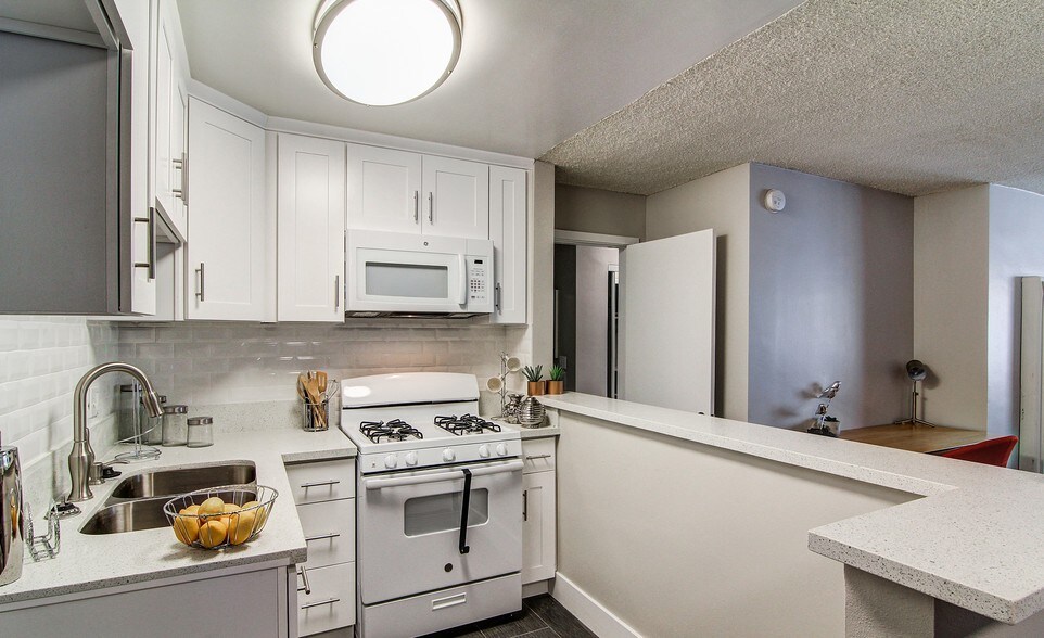 Yarmouth Apartments 5464 Yarmouth Ave Encino CA 91316 Apartment Finder