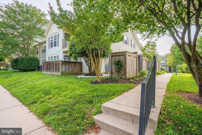Building Photo - 13247 Meander Cove Dr