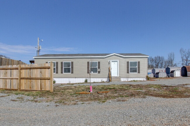 Building Photo - 295 Seays Rd