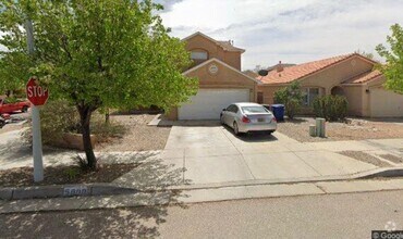 Building Photo - 4 bed 1.5 bath