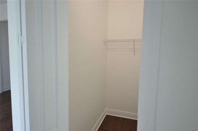 Building Photo - 5732 Biscayne Ct