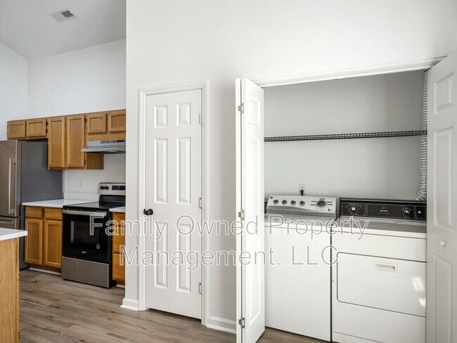 Building Photo - 147 Danzid Dr