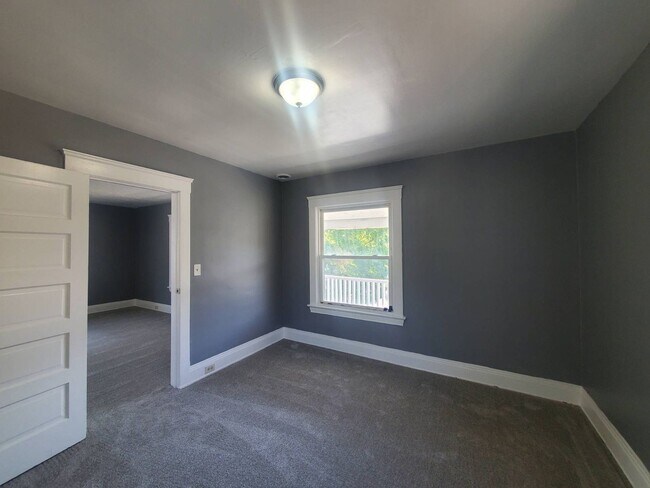 Building Photo - 4265 W 36th St