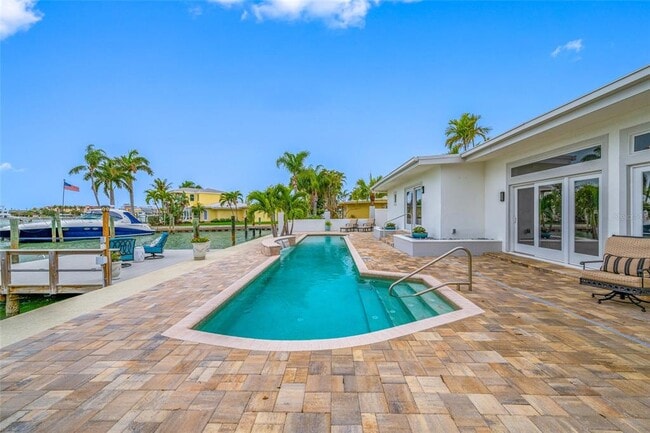 Building Photo - 540 59th Ave