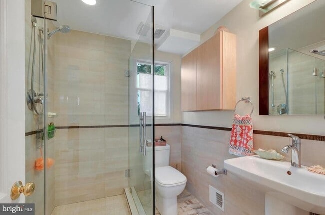 Building Photo - 9504 Milstead Dr