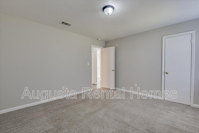 Building Photo - 171 Chalet North CT