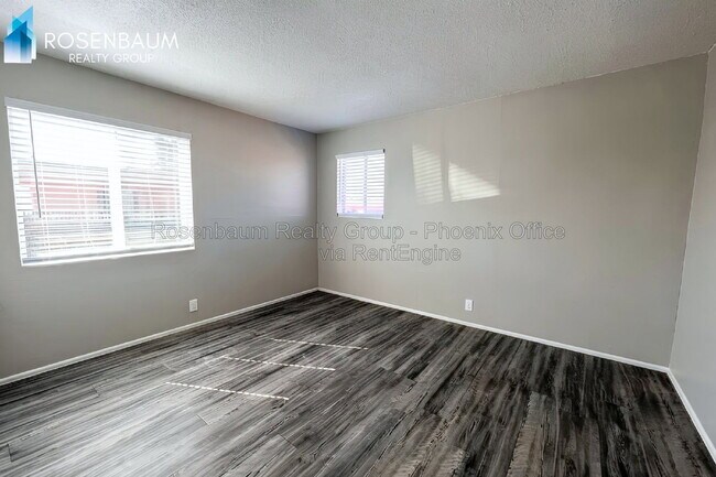 Building Photo - 960 N Jay St