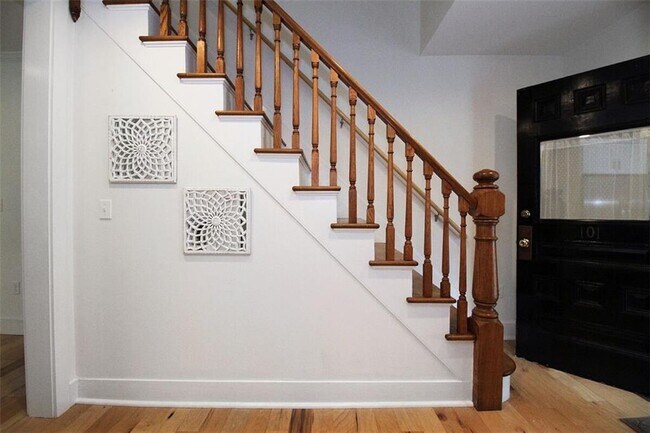 Building Photo - 364 Bellevue Ave