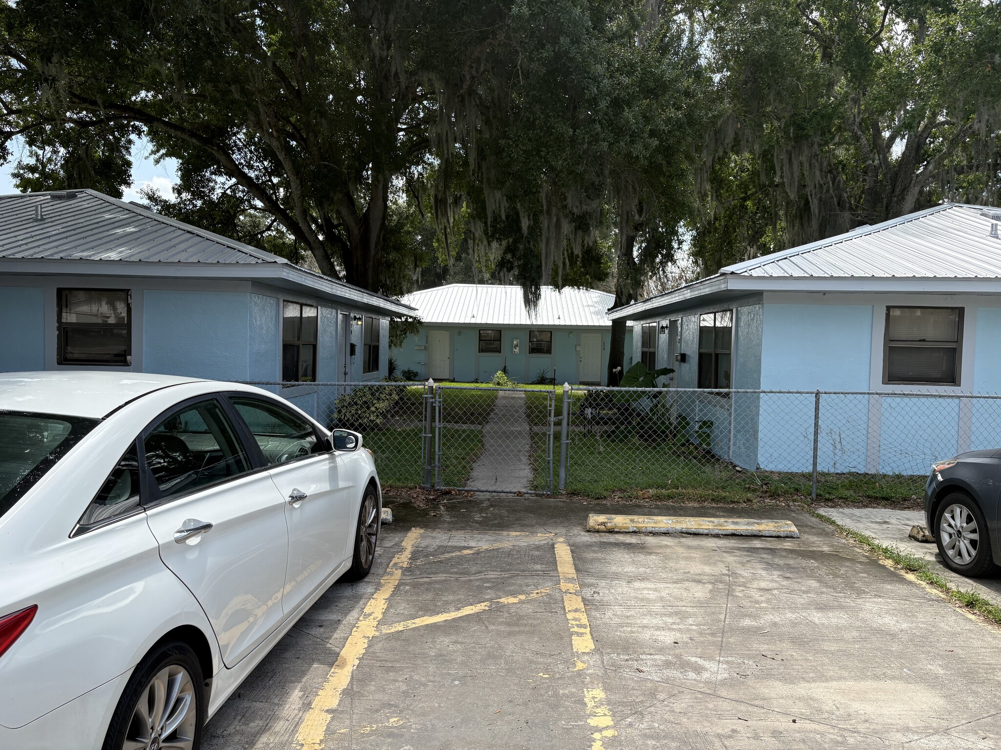 Building Photo - 530 Grapefruit Ave