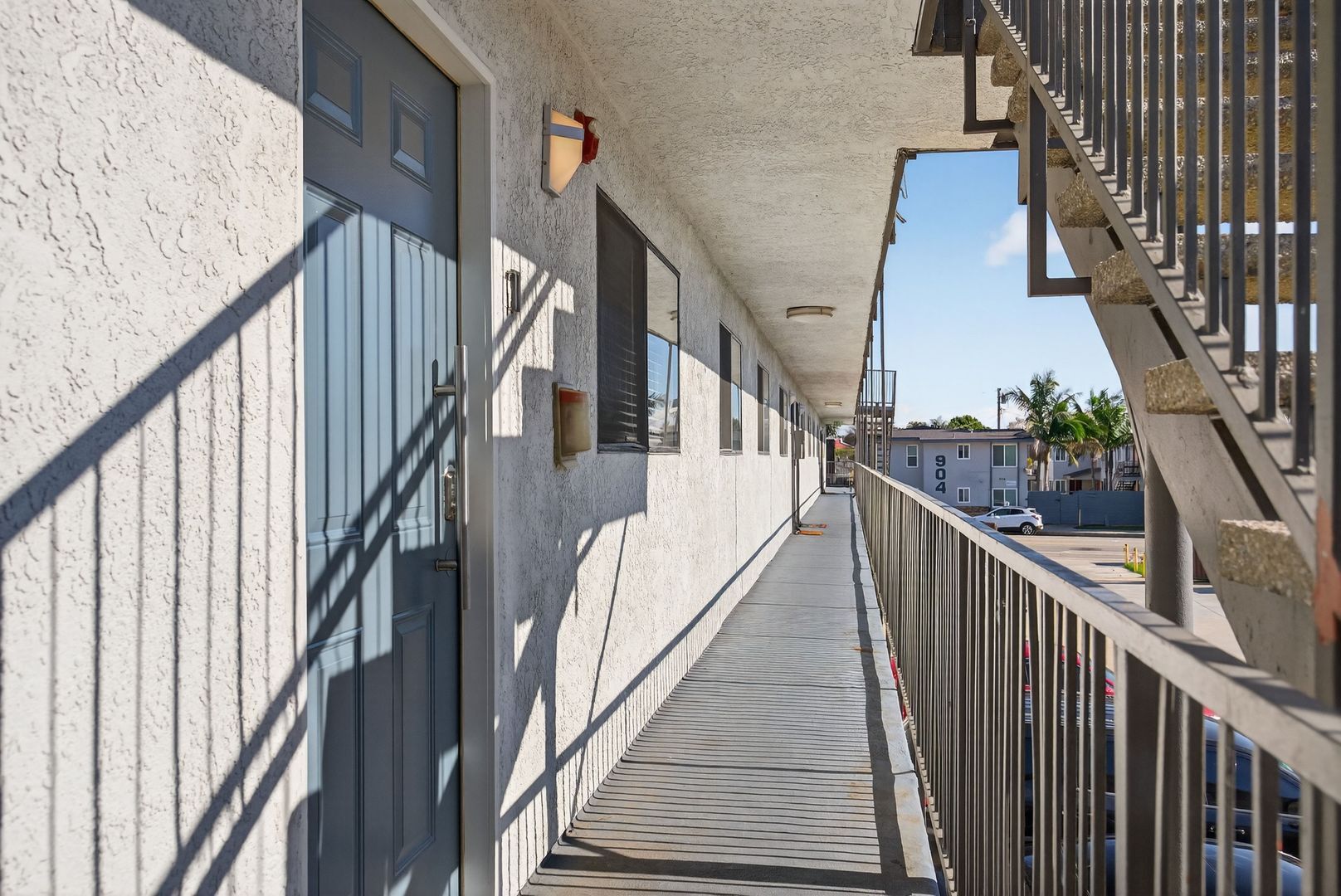 Building Photo - 921 Alamitos Ave