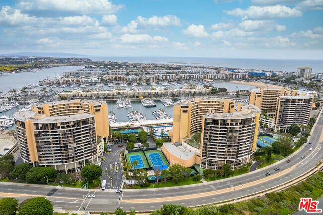 Building Photo - 4265 Marina City Dr
