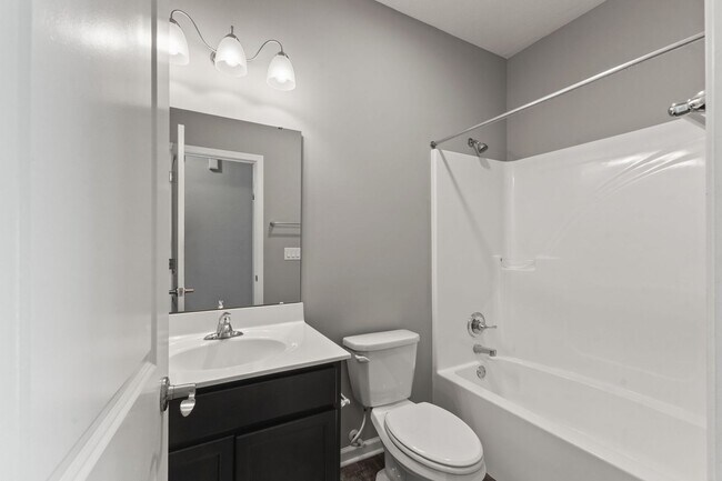 Building Photo - 2-Bed, 2-Bath Beautiful Home Available Now!